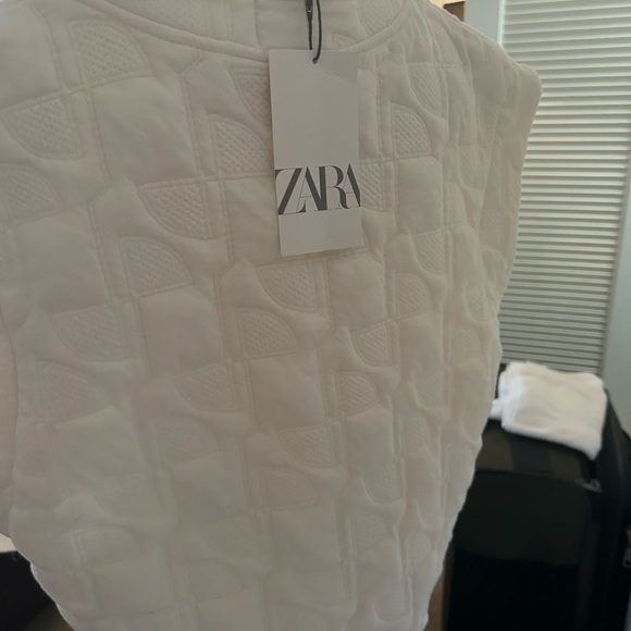 Zara Cream Quilted Vest - Picture 3 of 3